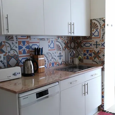 Charming Family Apartment Lisbon